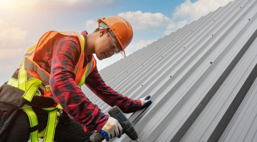 Expert new roof installation services in Hartshorn, MO